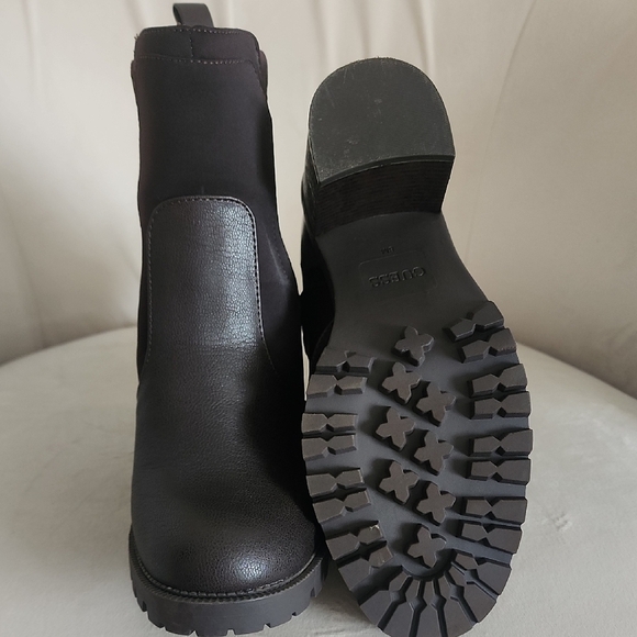 Guess women's ankle boots
Dark brown Size 8M - Picture 5 of 11